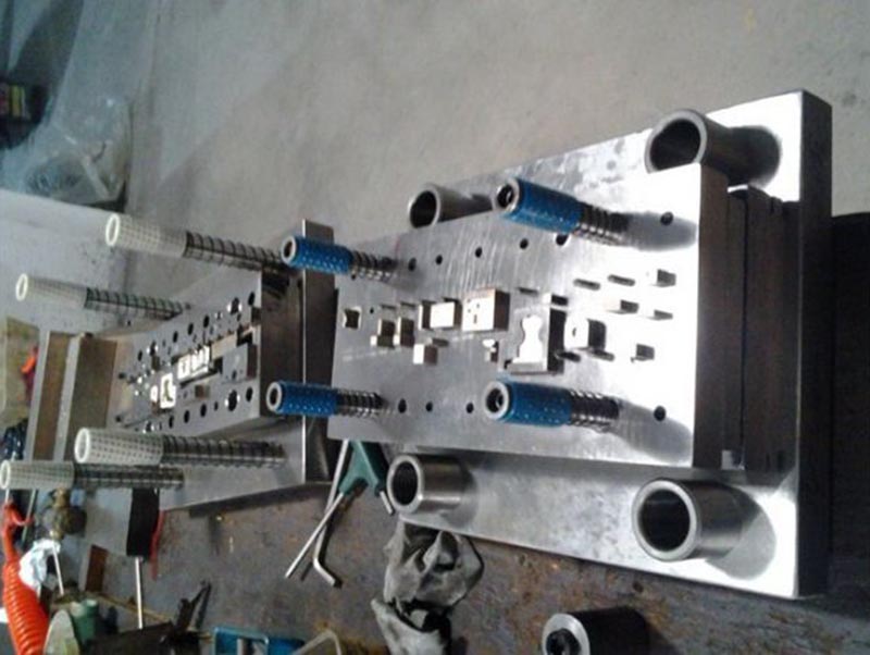 秦城模具制造-12