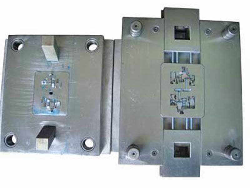 秦城精密塑料模-01